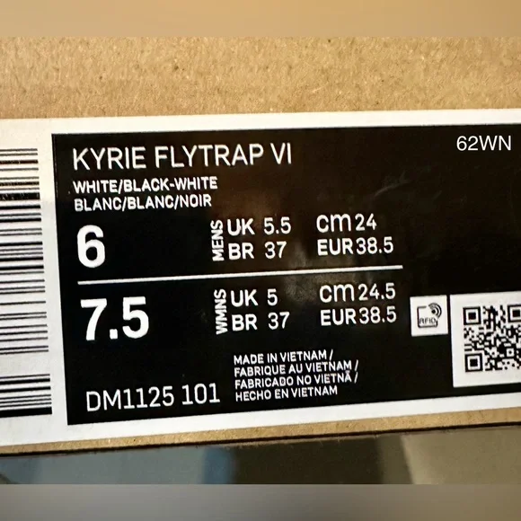 Nike Kyrie Flytrap 6 Shoes, new in original box